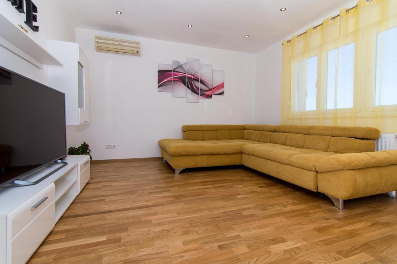 Apartments Ploka Okrug Gornji Exterior foto